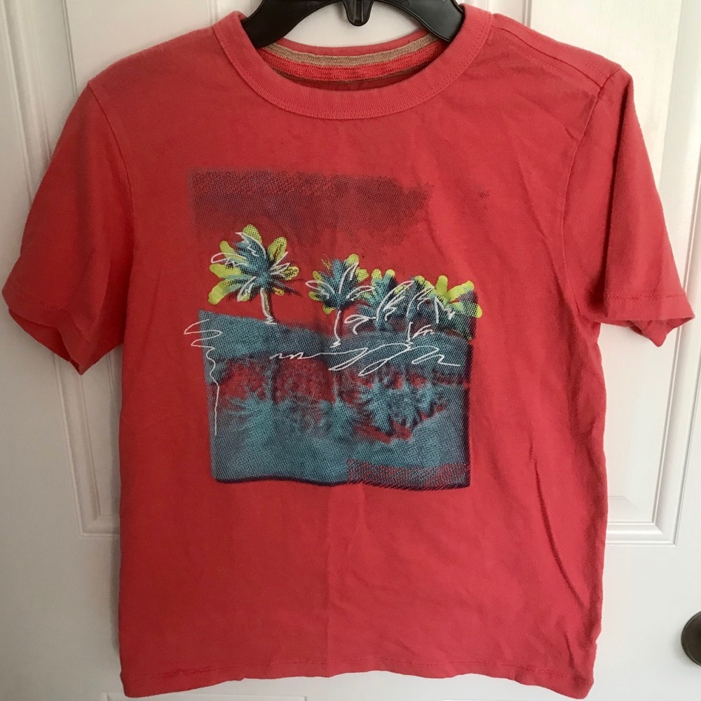 Red Camel graphic tee